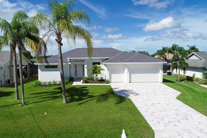 Property Grounds 24 of 34