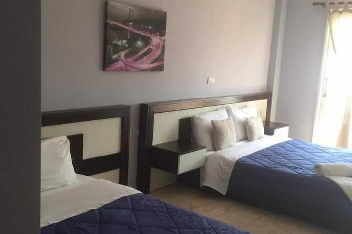 Room 32 of 67