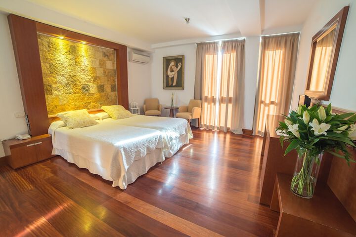Room 4 of 41