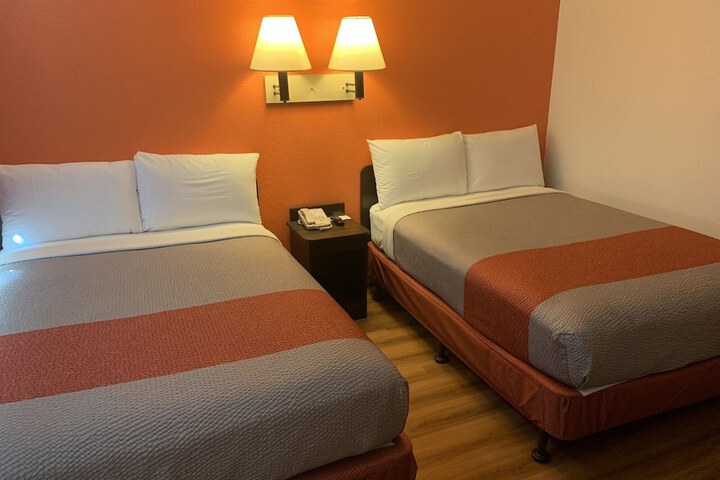 Room 16 of 74