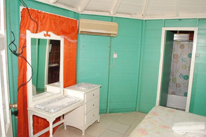Room 6 of 29