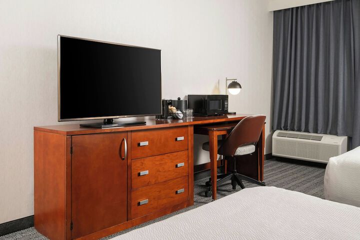 Room 19 of 41