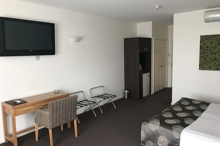 Room 6 of 31