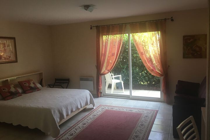 Room 5 of 33