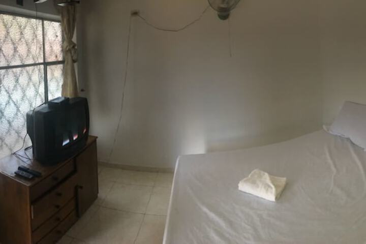Room 3 of 40