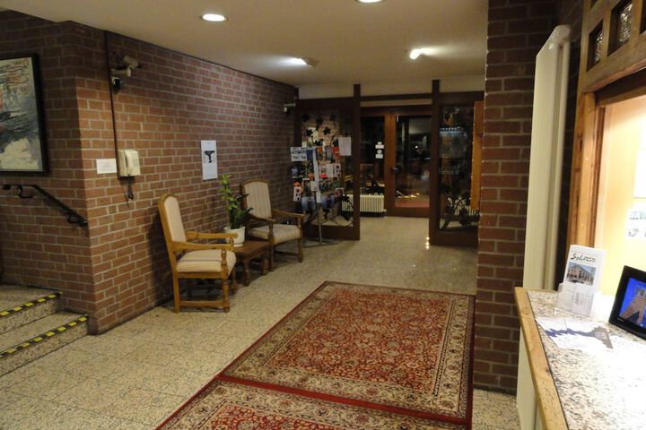 Guest Lobby