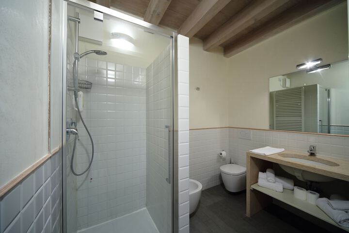 Room 48 of 75