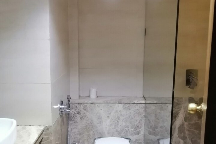 Room 136 of 181