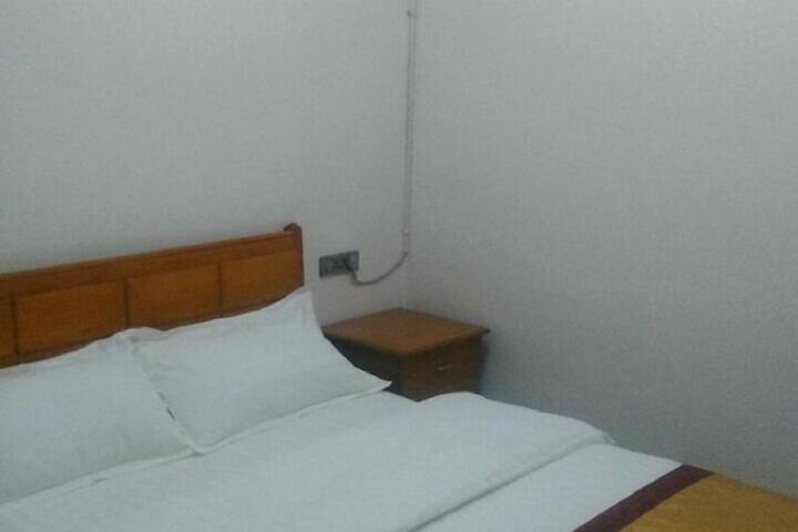 Room 40 of 142