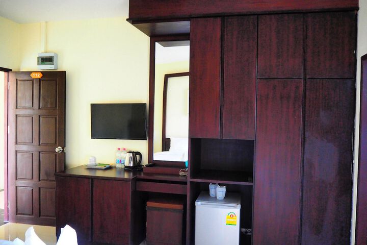 Room 13 of 99