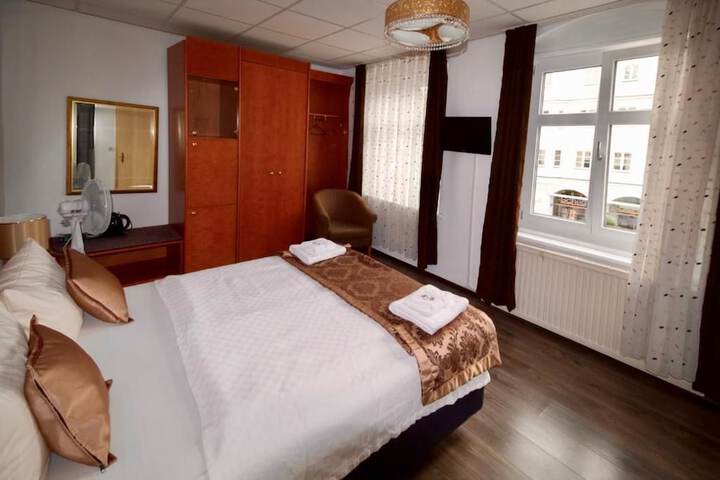 Room 5 of 61