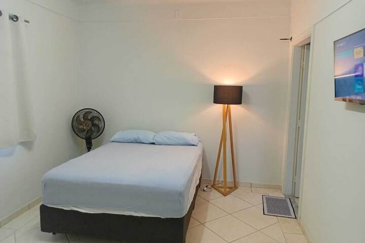 Room 17 of 28