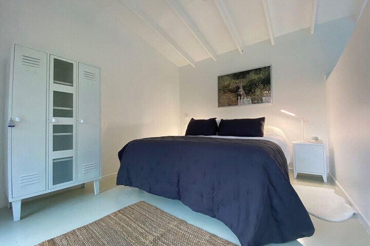Room 3 of 84