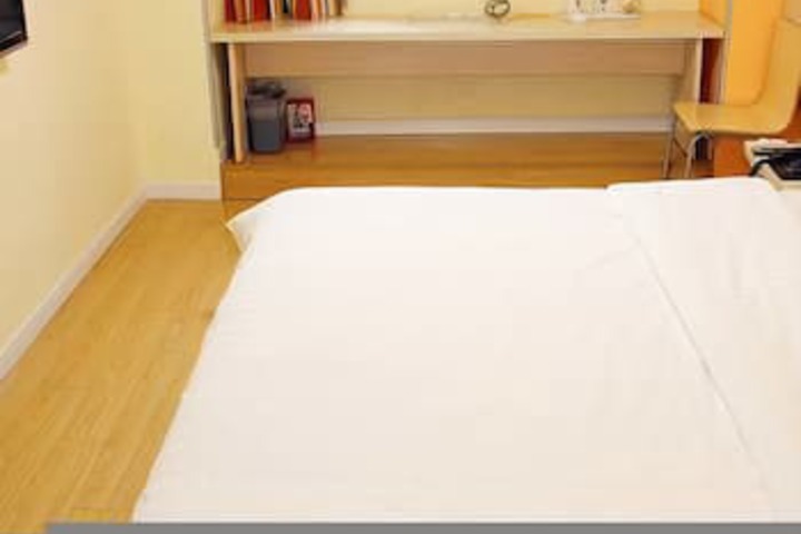 Room 8 of 8