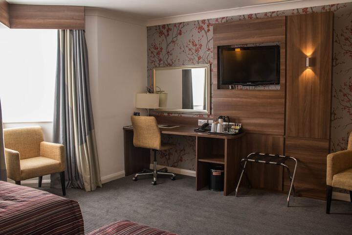 Room 12 of 36