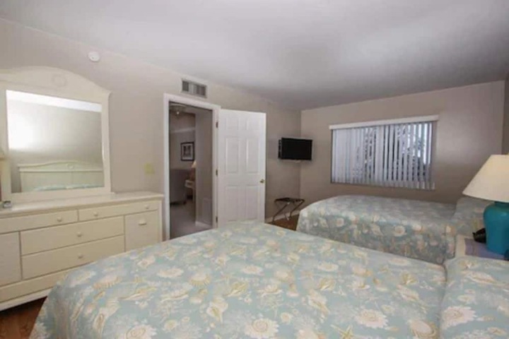 Room 9 of 47