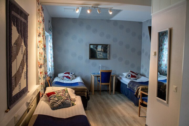Room 7 of 19