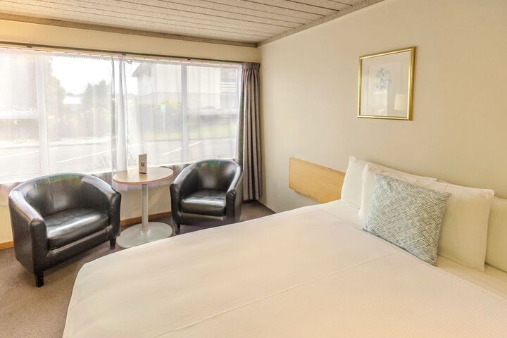 Room 10 of 99