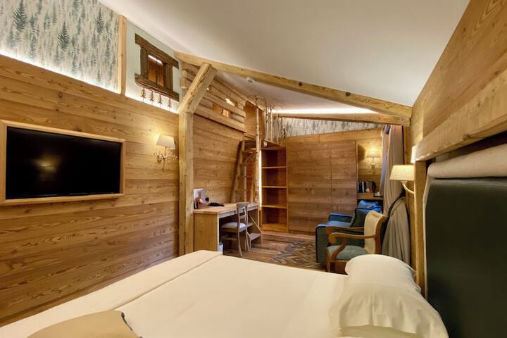 Room 42 of 172