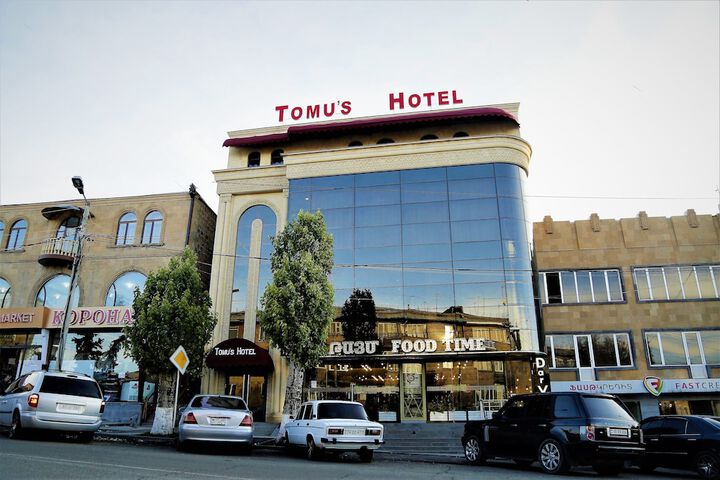 Tomus Hotel
