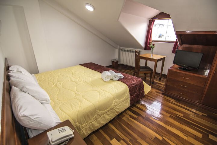 Room 12 of 24