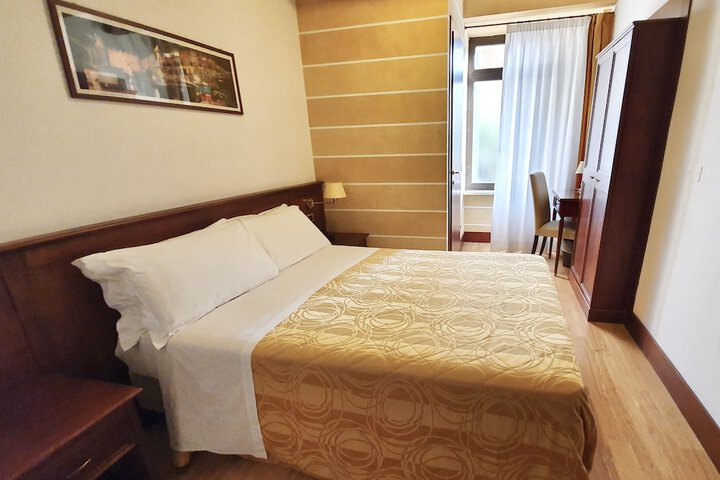 Room 21 of 126