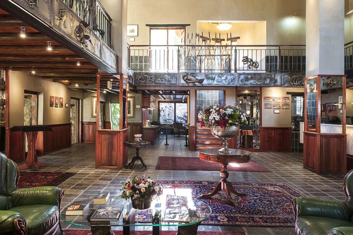 Entrance & Lobby