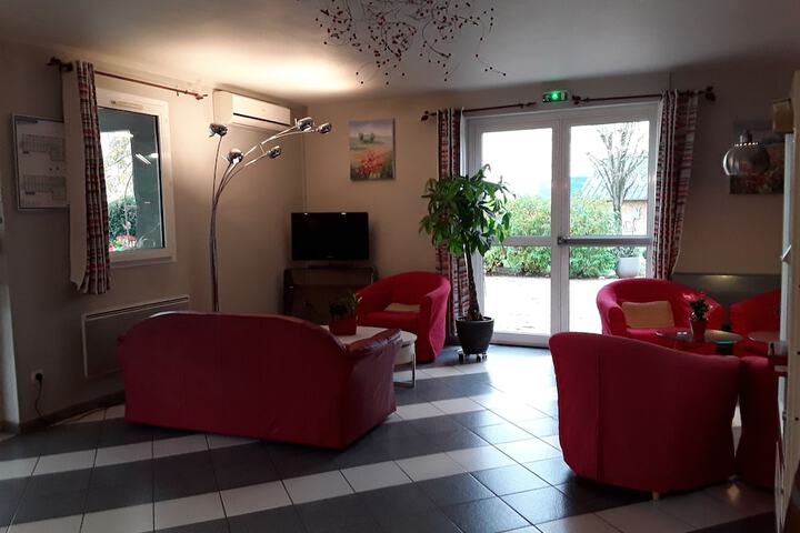 Entrance & Lobby