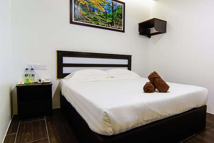 Room 9 of 75
