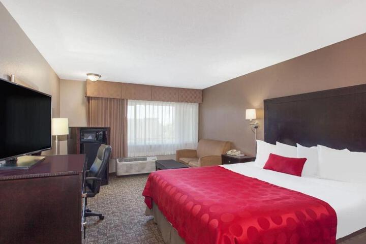 2 Queen Beds (3 of 7)