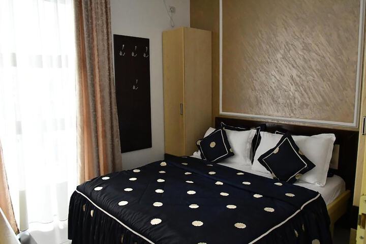Room 13 of 65