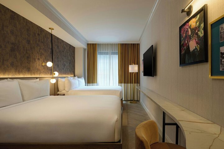 Room 6 of 37