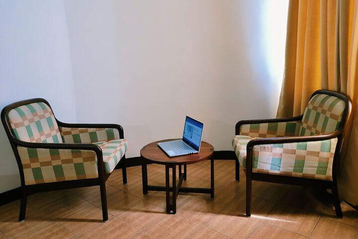 Room 27 of 69