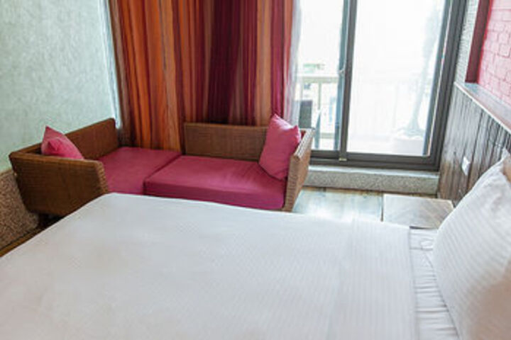 Room 18 of 30