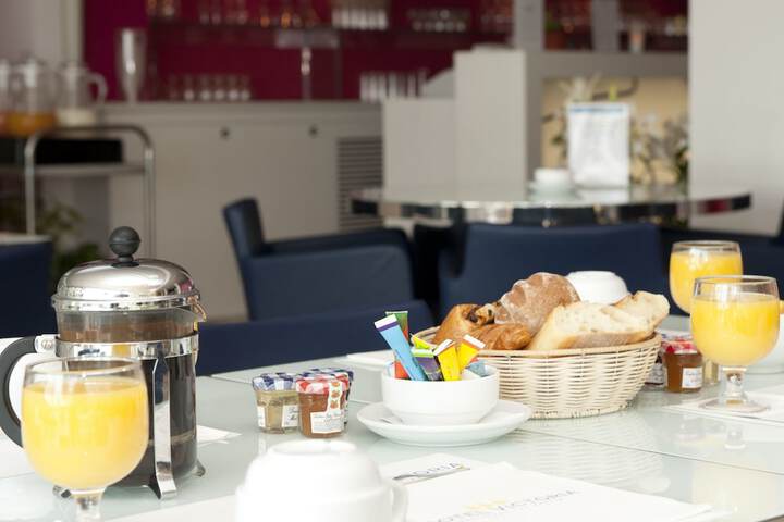 Breakfast/Coffee Service 42 of 63