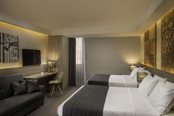 Room 12 of 46
