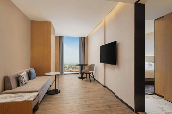 Room 11 of 28