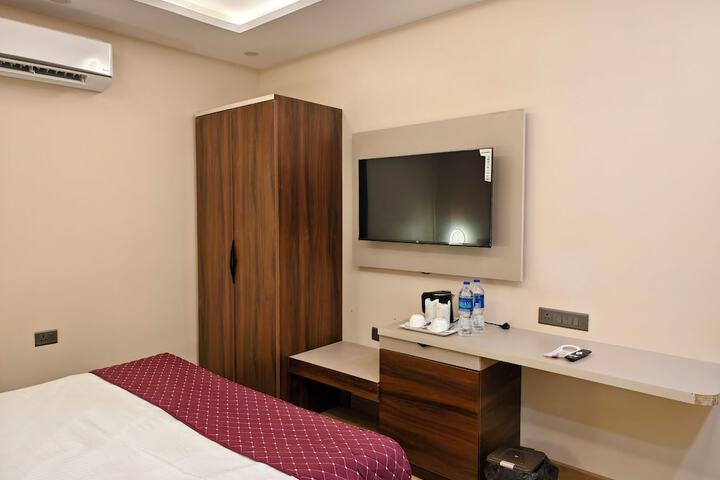 Room 26 of 73