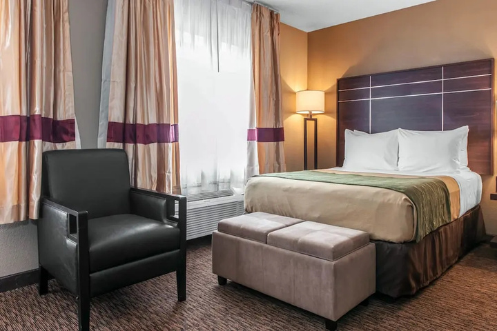 Room 4 of 11