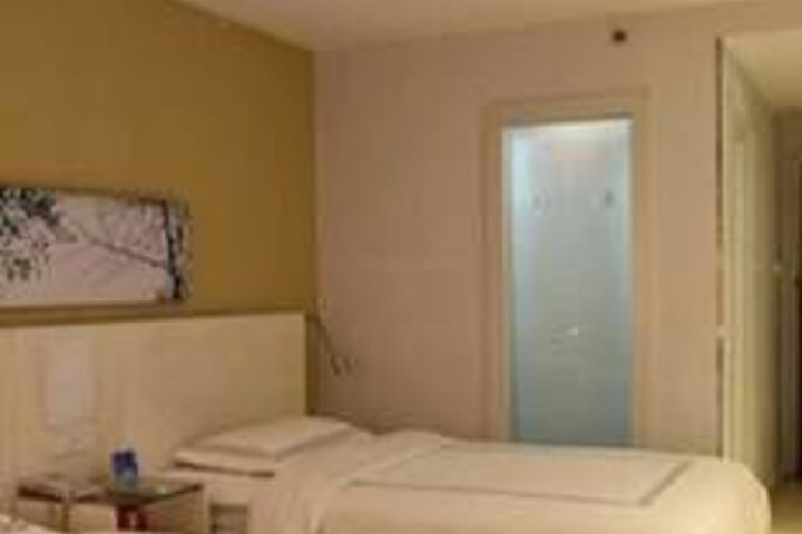 Room 22 of 31