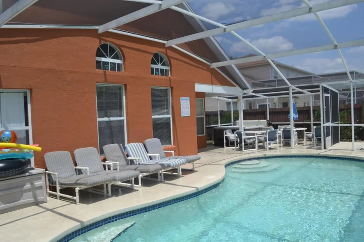 Pool 12 of 23