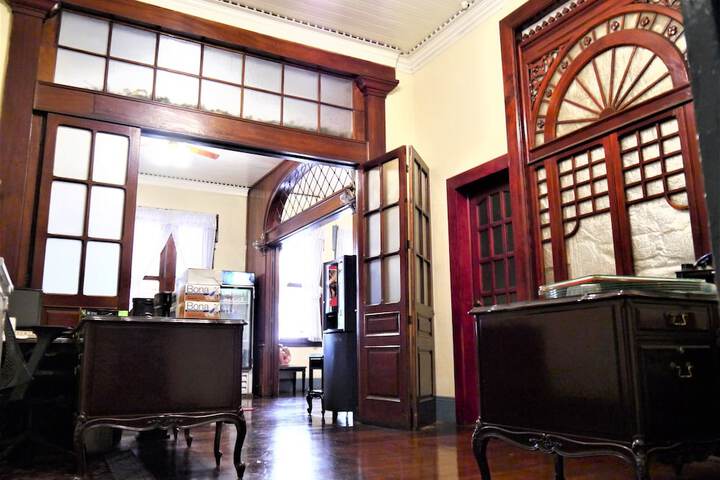 Concierge desk