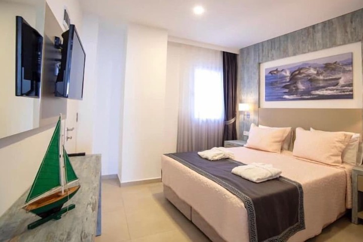 Victoria Suites