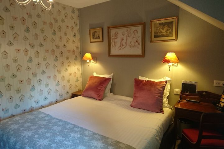 Room 14 of 48