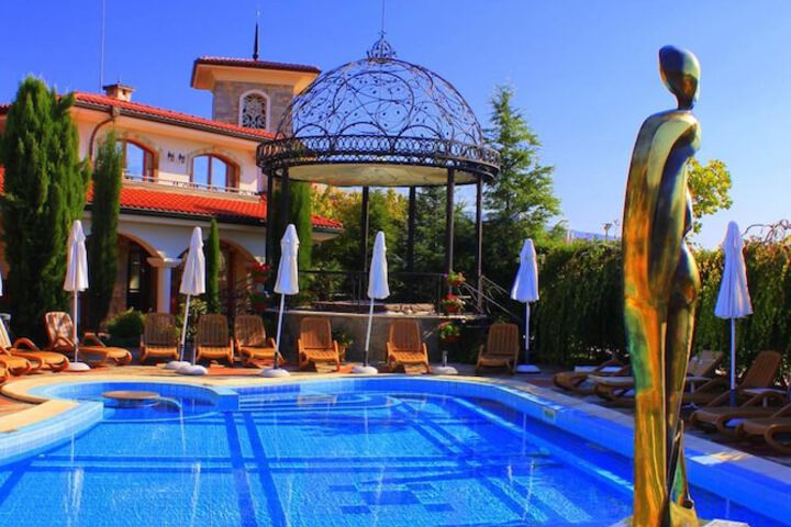 Pool 46 of 58