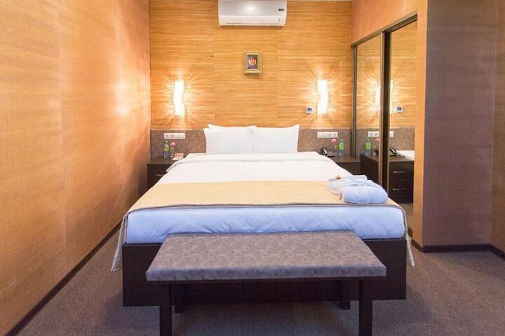 Room 16 of 82
