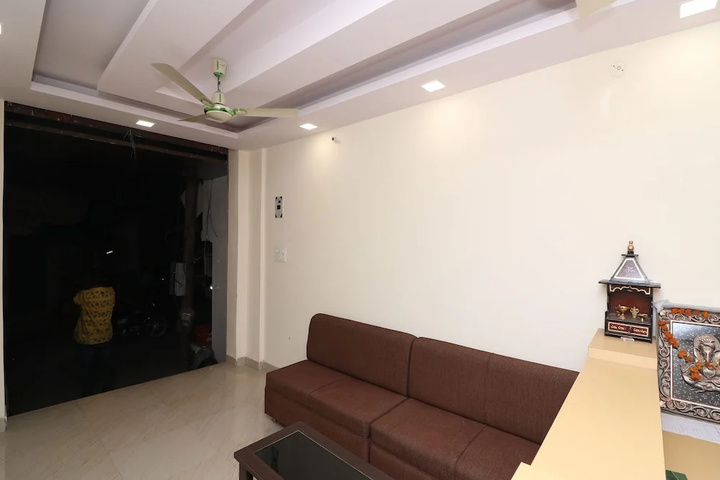 Room 12 of 12