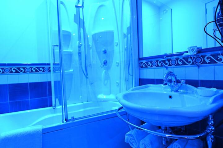 Hot Tub 24 of 28