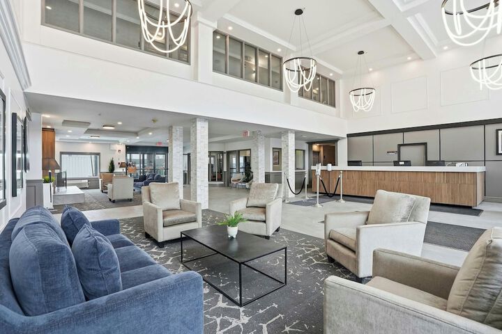 Entrance & Lobby
