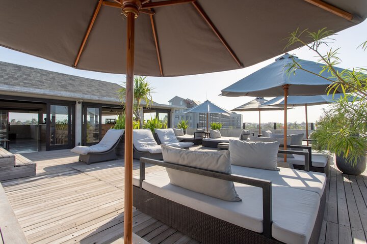 Sundeck 69 of 73